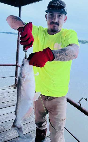 Dallas Cowboy Hall of Famer Randy White Fishes Lake Texoma to Benefit North  Texas Children